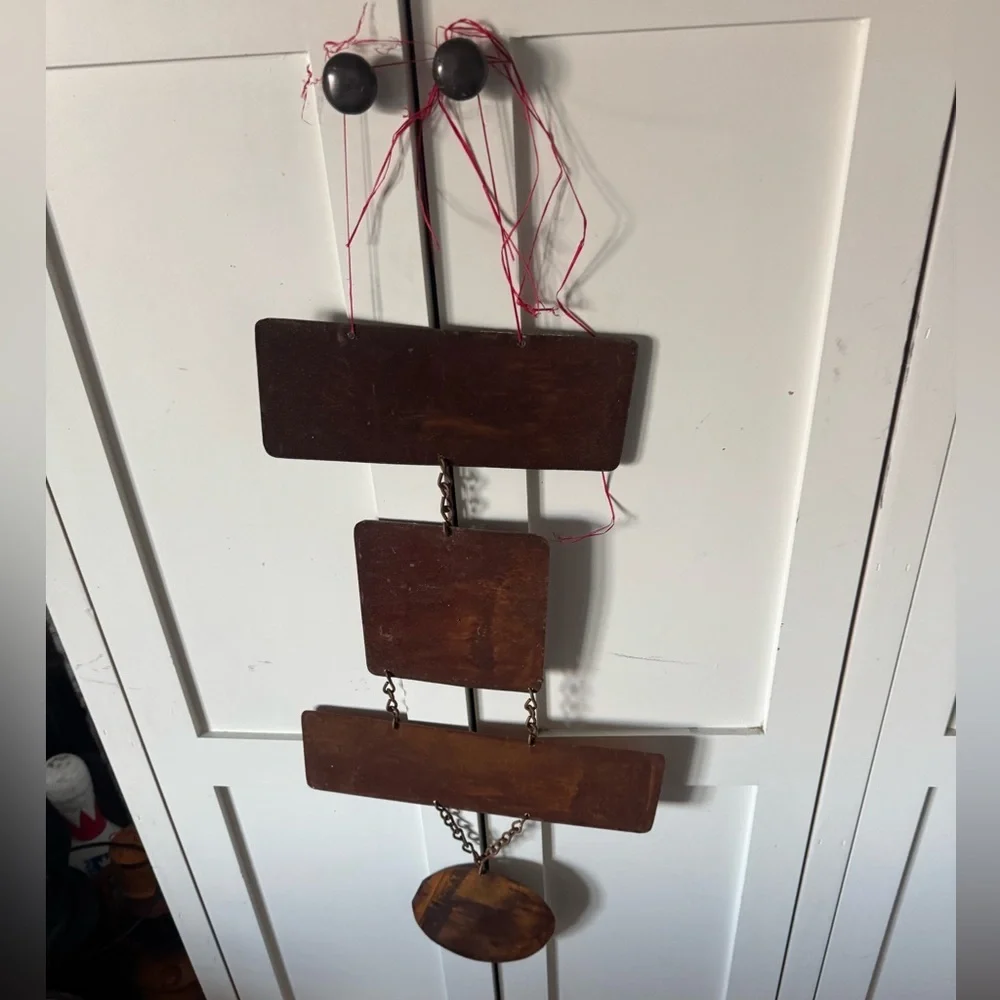 Festive DECK THE HALLS Wall Hanging Deco- vintage looking. Lightweight& SO FUN🎄